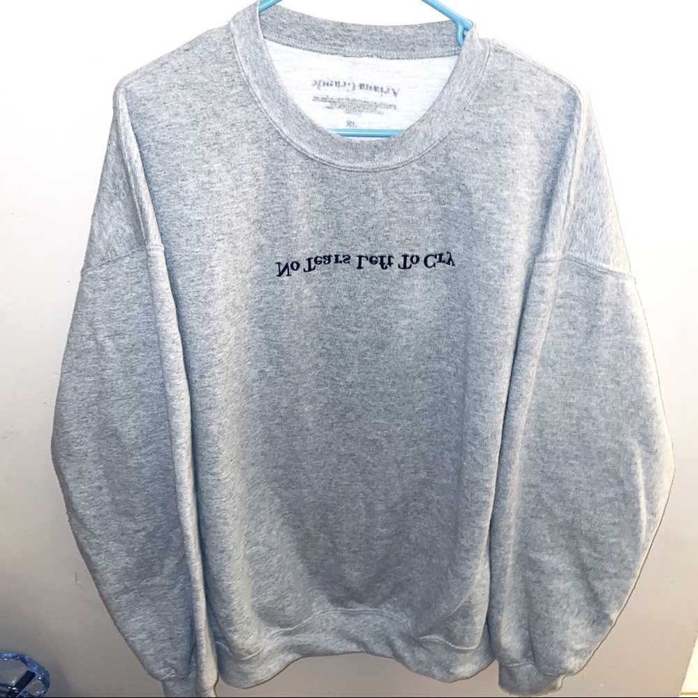 Ariana grande sweater